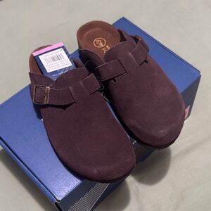 White Mountain Women’s Suede Clog (Chocolate)